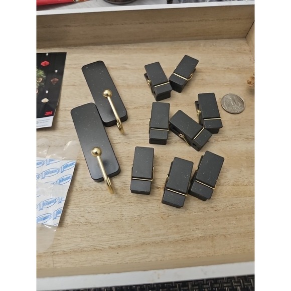 Command Hooks And Decorating Spring Clips Set - Picture 7 of 8